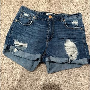 Mid rise Jean short